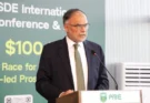 پاکستان کو معاشی خودمختاری کے لیے برآمدات پر مبنی معیشت بنانا ہوگی، احسن اقبال